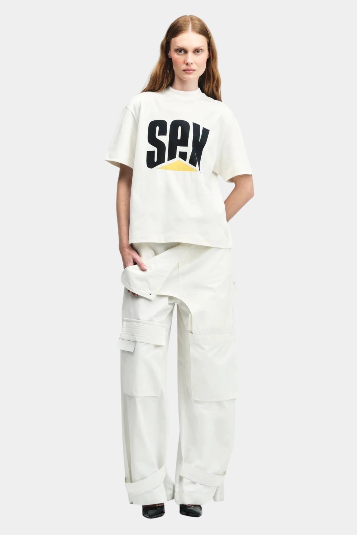 Camiseta Sex Francesca off-white com estampa frontal oversized e manga curta
