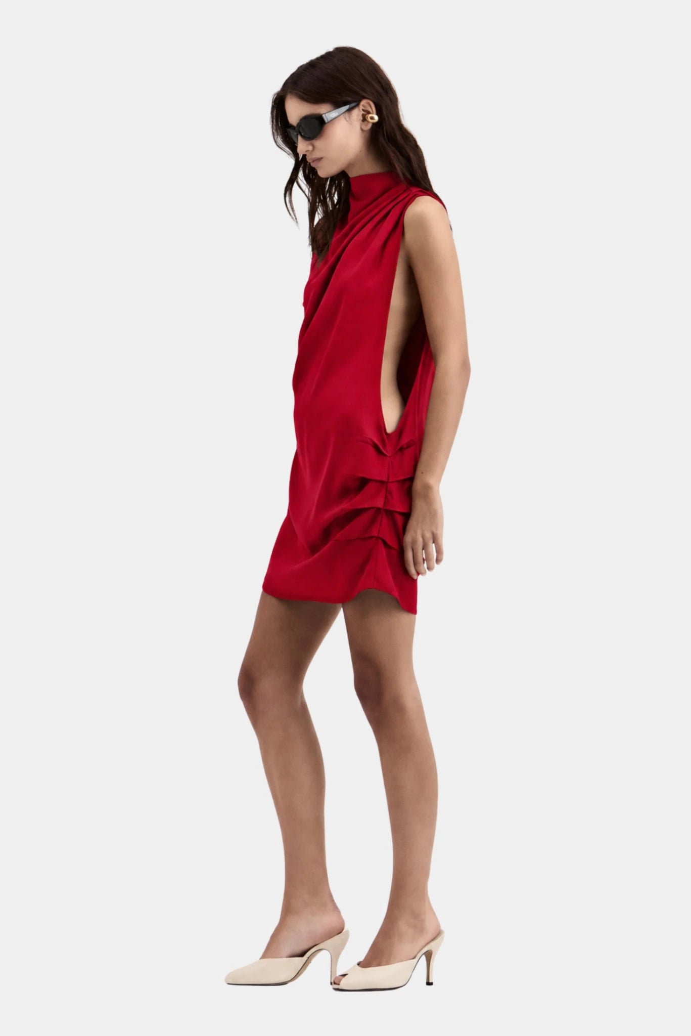 Vestido Juno Mini Francesca vermelho com gola alta e recorte lateral profundo