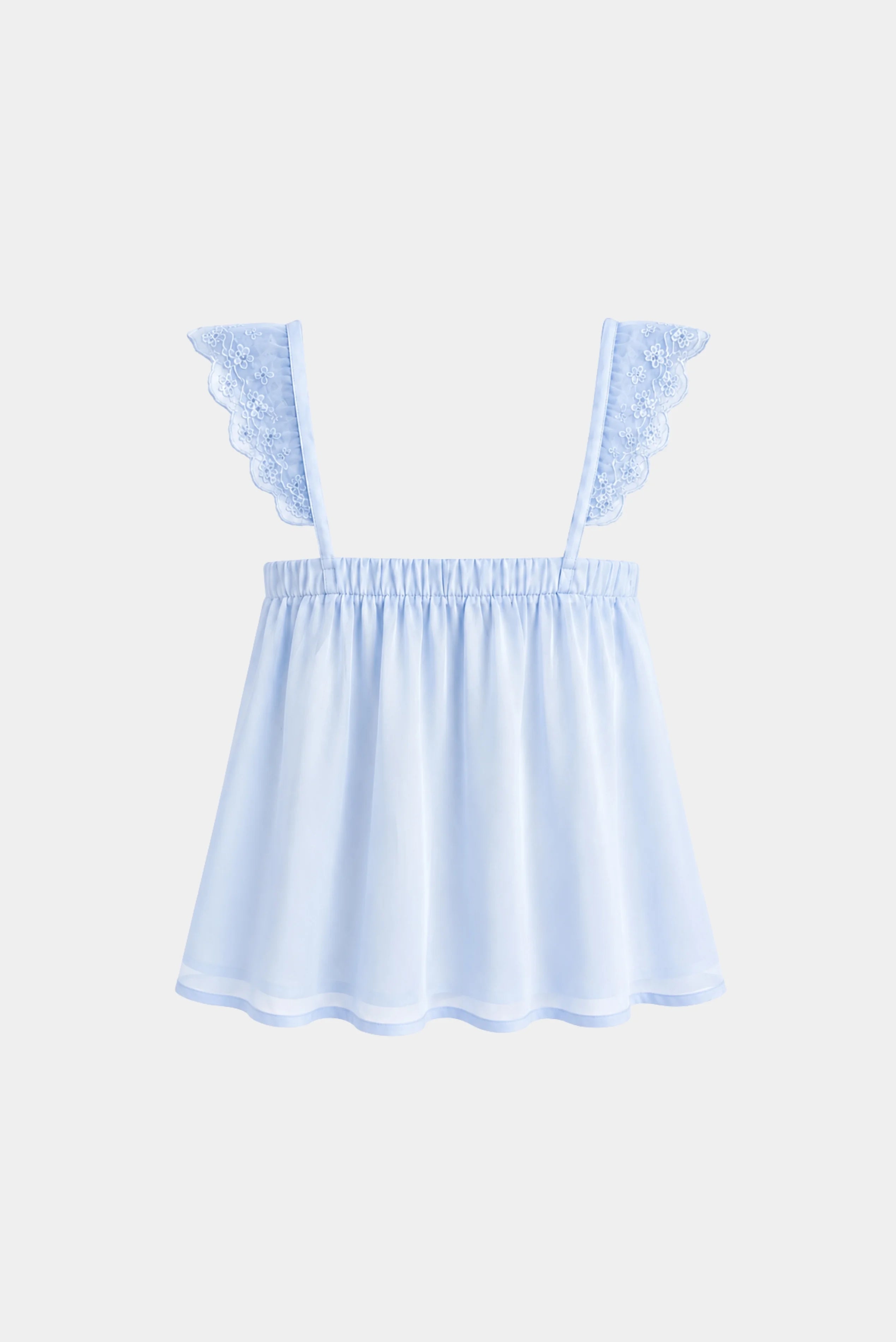 Costas da Blusa Cloe Gaia azul claro com alças rendadas e modelagem ampla