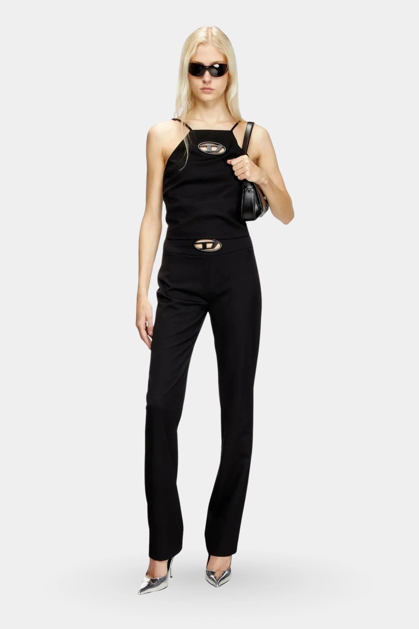 Calça preta Diesel de alfaiataria slim com detalhe Oval D na cintura