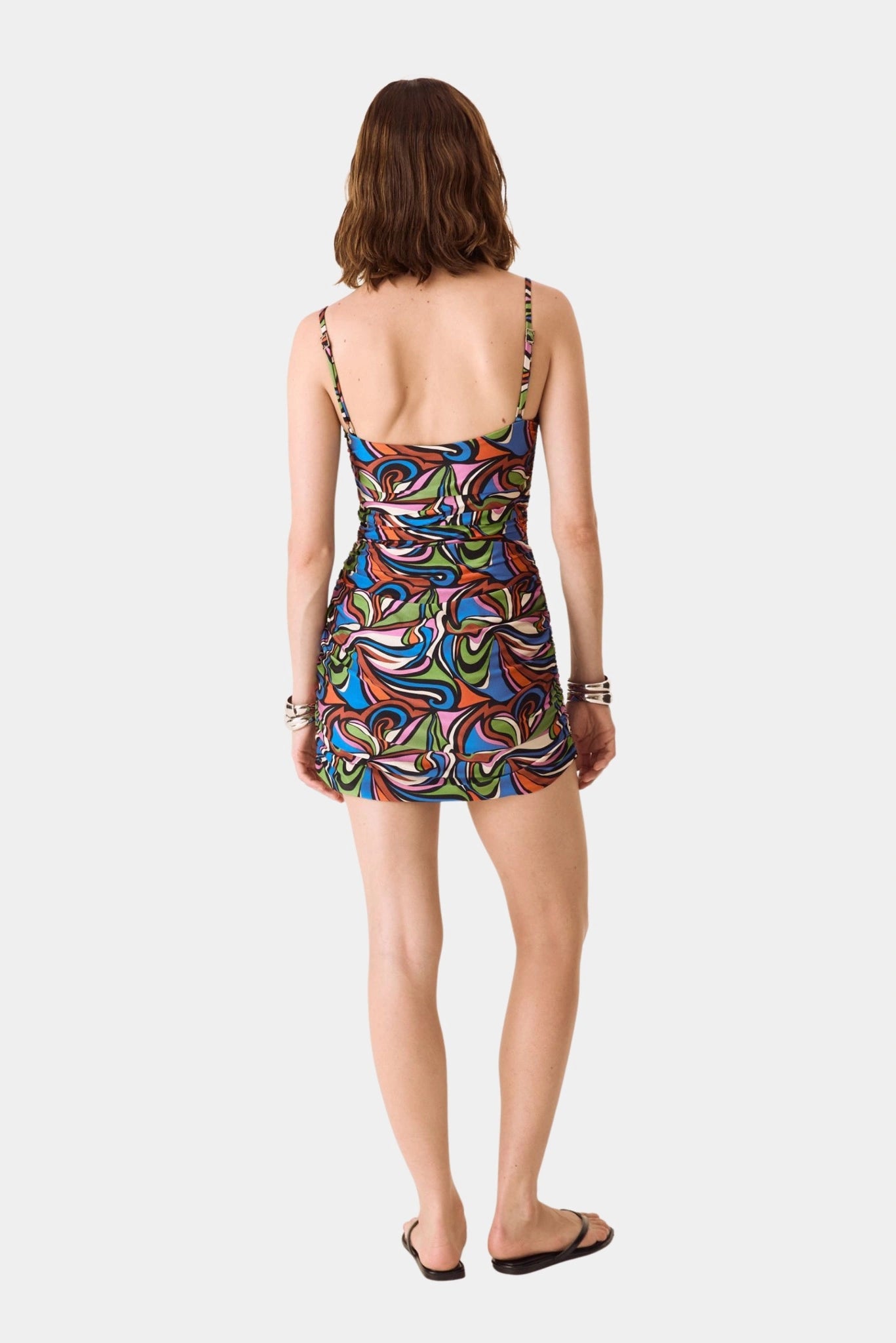 Vestido curto estampado multicolor com costas abertas e alças finas