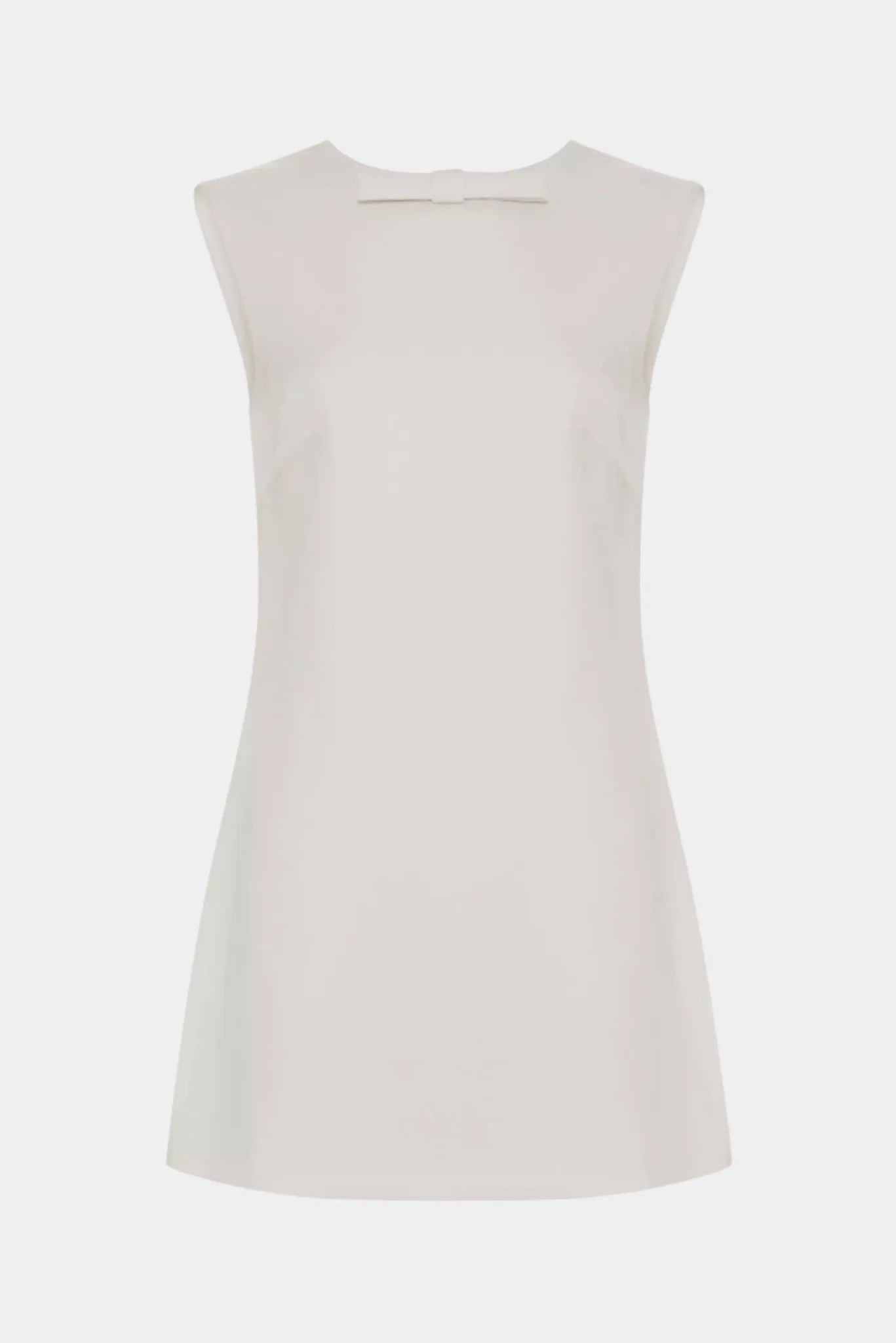 Vestido curto Lacinni Gaia off-white com ombros estruturados e modelagem reta