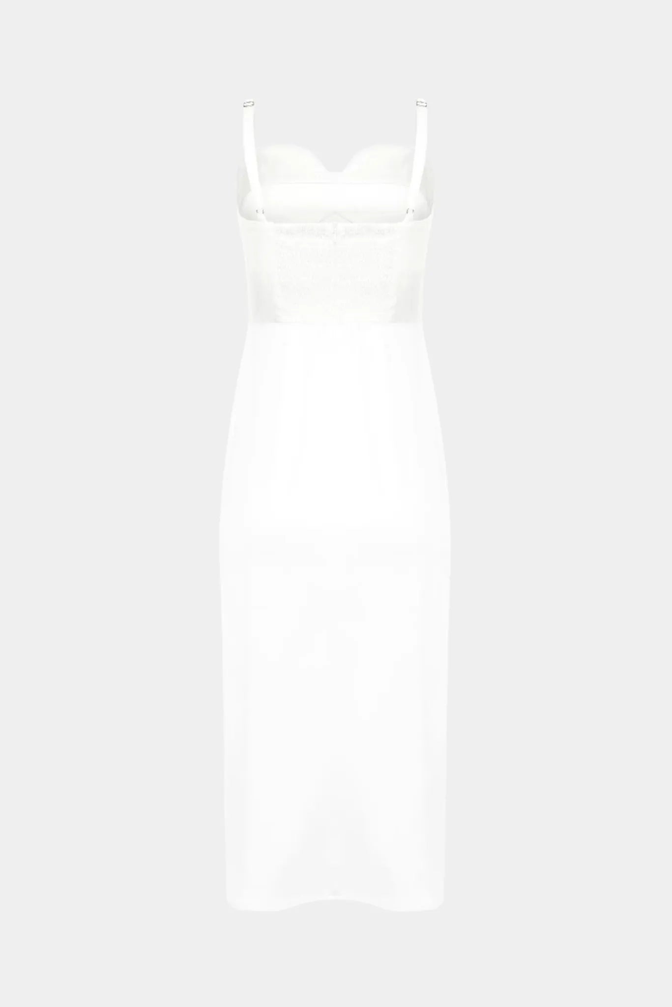 Costas do Vestido Midi Lia Gaia branco com alças reguláveis e detalhe em lastex