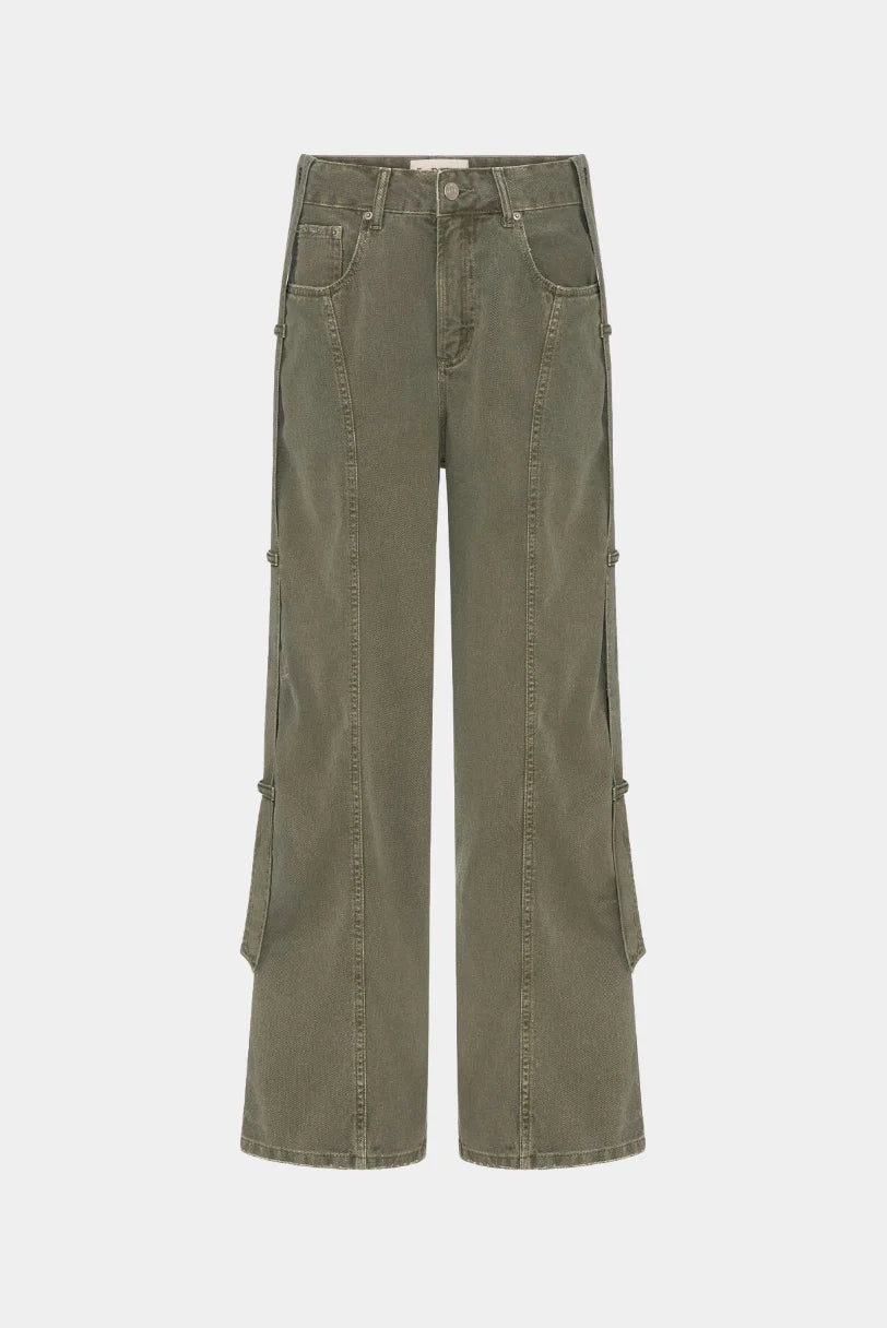 Calça Jeans Baggy Strap Green Denim LDnim em verde militar com modelagem baggy