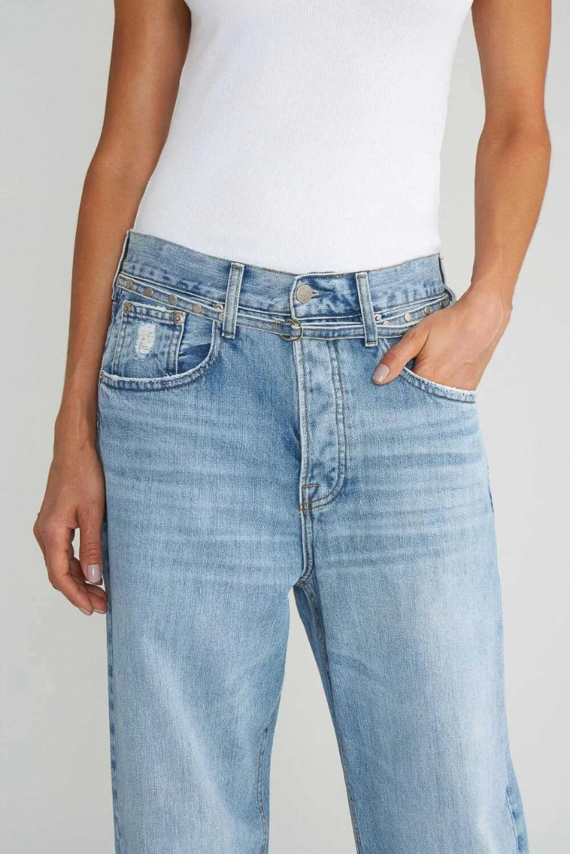 Detalhe da cintura média e do cós da calça loose jeans vintage LDnim