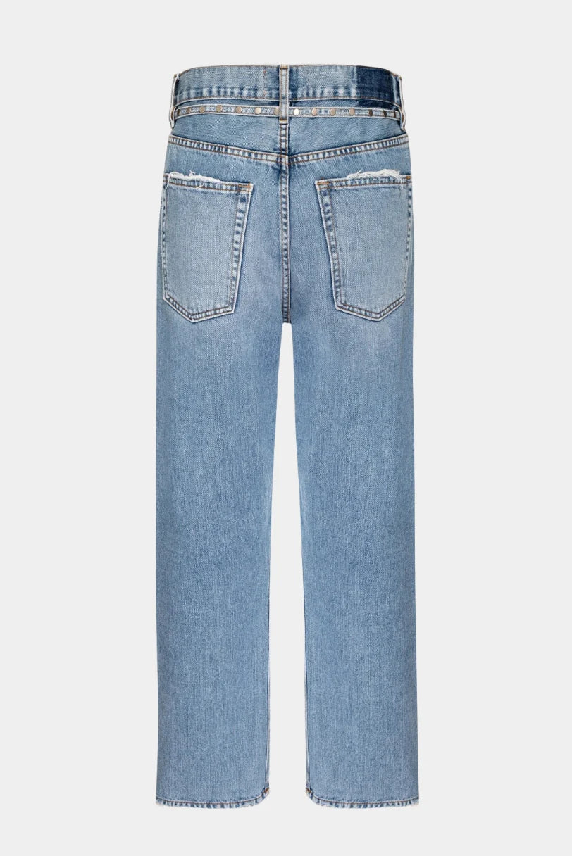 Calça Loose Jeans Vintage LDnim vista de costas em fundo neutro