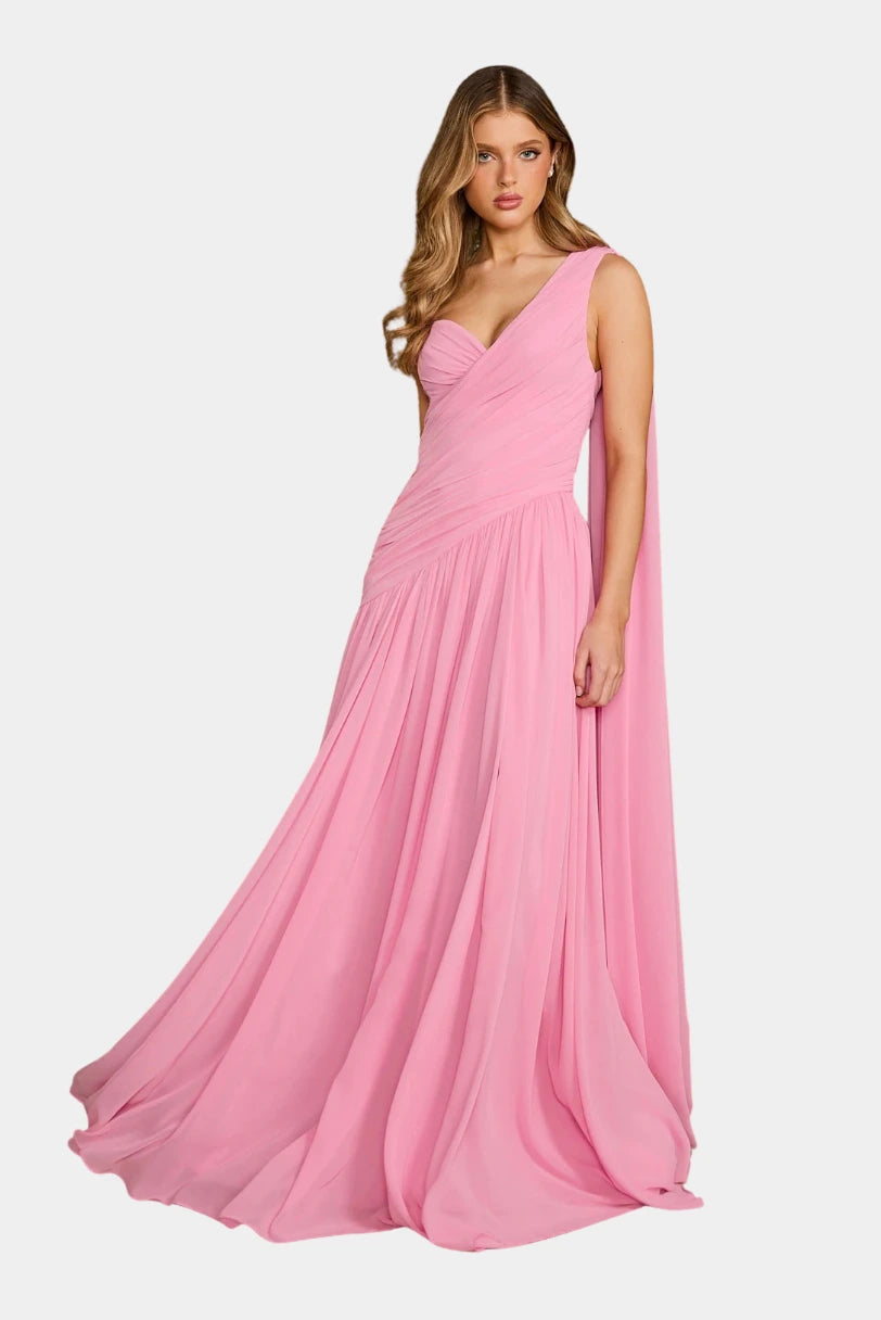 Vestido Longo Izabel Drapeado Fabulous rosa visto de frente com drapeado diagonal no corpo
