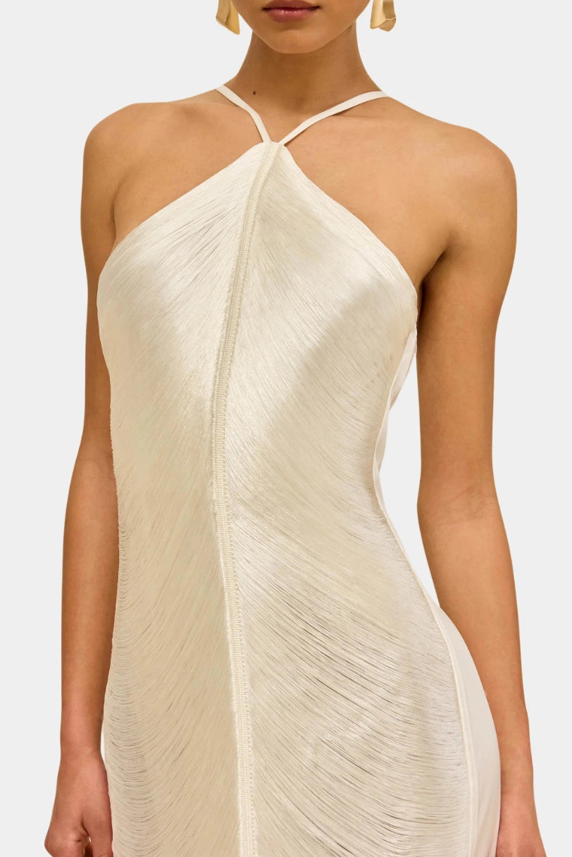 Detalhe do decote halter do Vestido Renata Cult Gaia off white
