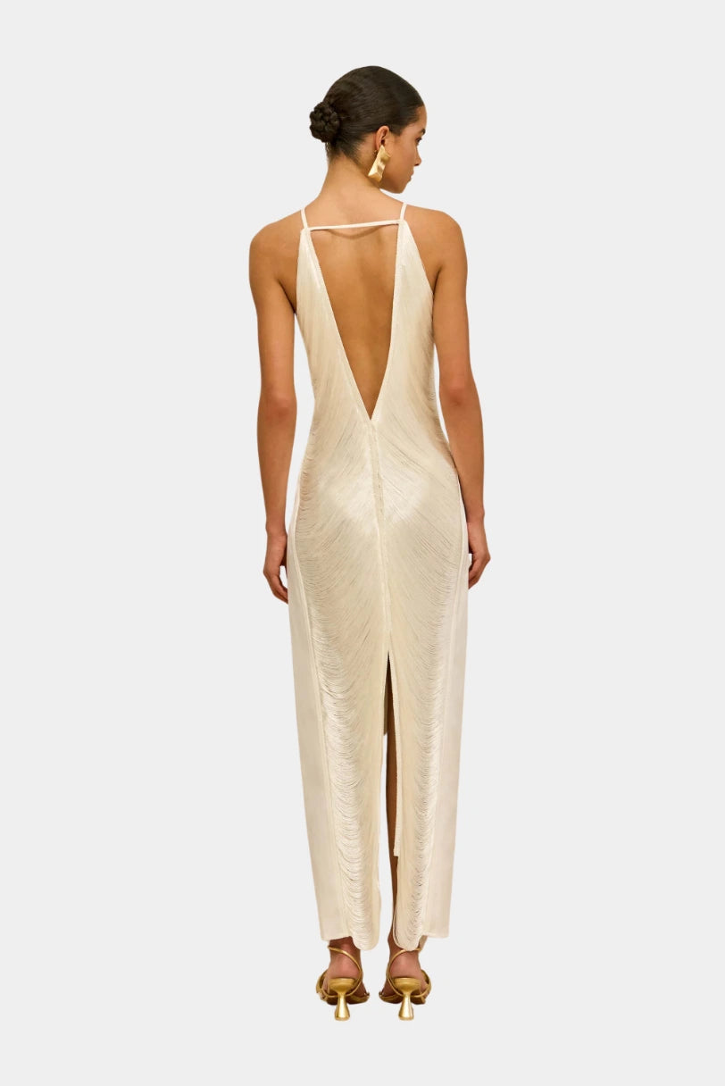 Detalhe do painel acetinado e das franjas do Vestido Renata Cult Gaia off white
